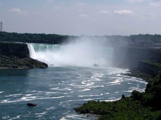 IMG_0531 "Maid of the Mist getting close to Niagara Falls"