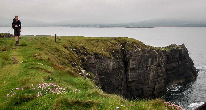 Cliff top stretches of hiking near Ballydavid