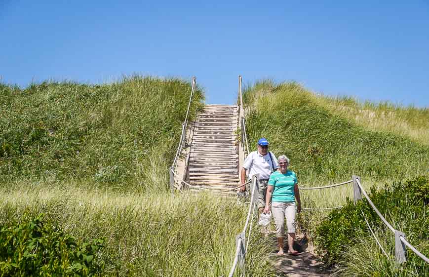 The hike to the seashore is suitable for all ages