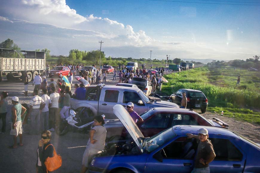 Spectators from the Dakar road race