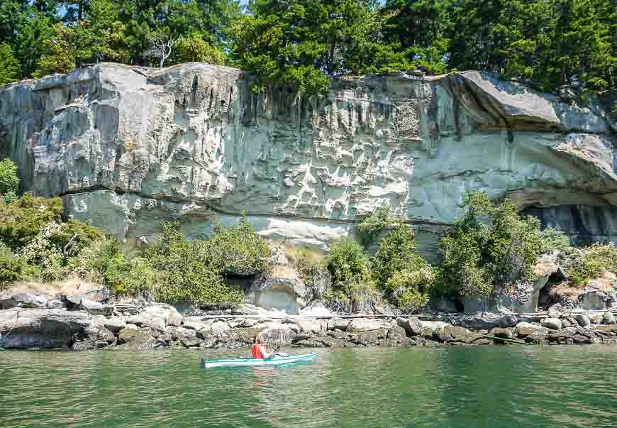 Kayaking along the sandstone cliffs of Valdez Island