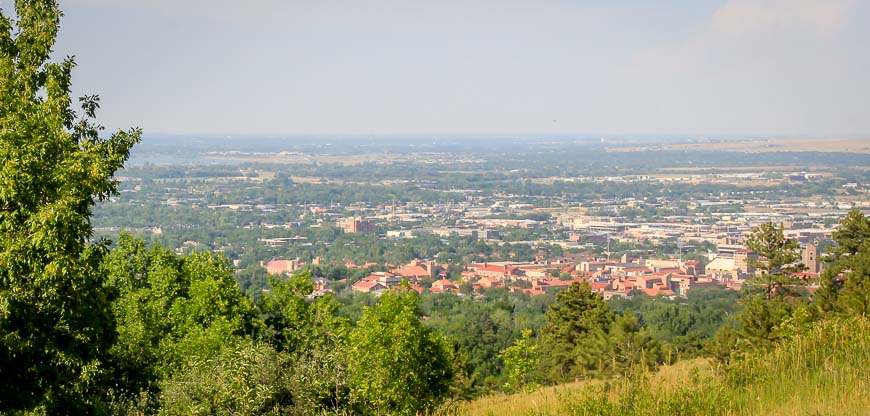 From the Boulder Flatirons trail you can see the red roofs of the University of Colorado