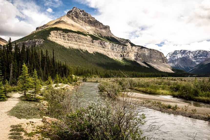 カナダで最も風光明媚なドライブ：ジャスパー、アルバータ州へのバンフ's Most Scenic Drive: Banff to Jasper, Alberta