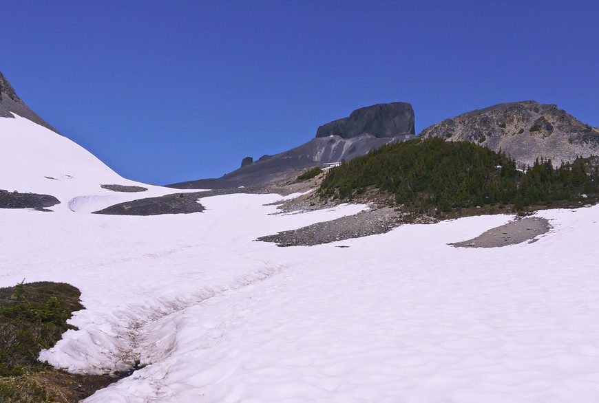 Snowfields on the way up to the tusk