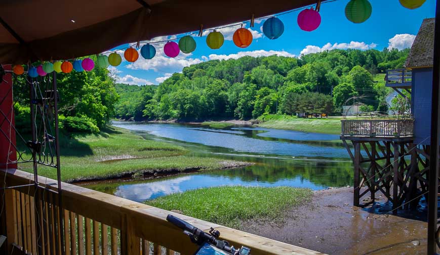 Café on stilts in Bear River