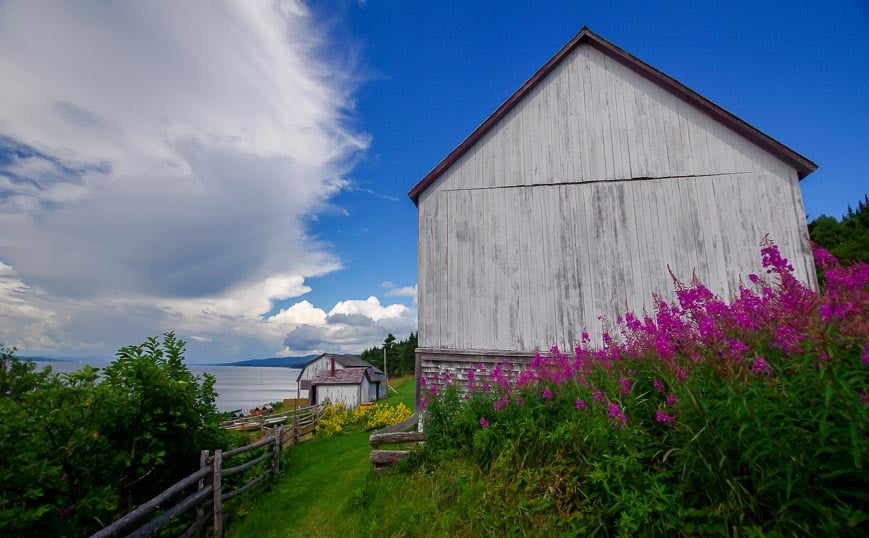 The Coastal Trail in Forillon National Park and my starting point right beside this pretty barn