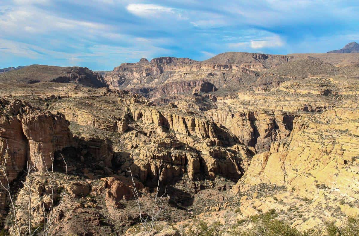 Scenery reminiscent of the Grand Canyon on the Apache Trail drive