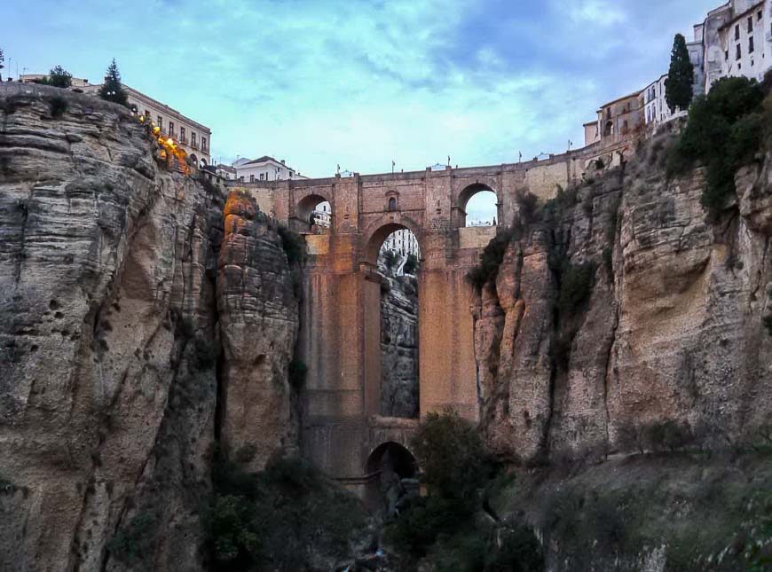 The view of the Nuevo Puente from the bottom of the gorge