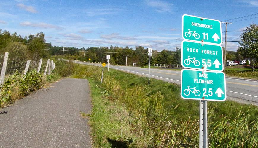 Good signage biking the Eastern Townships