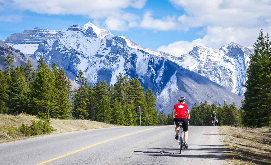 Cycling towards Lake Minnewanka