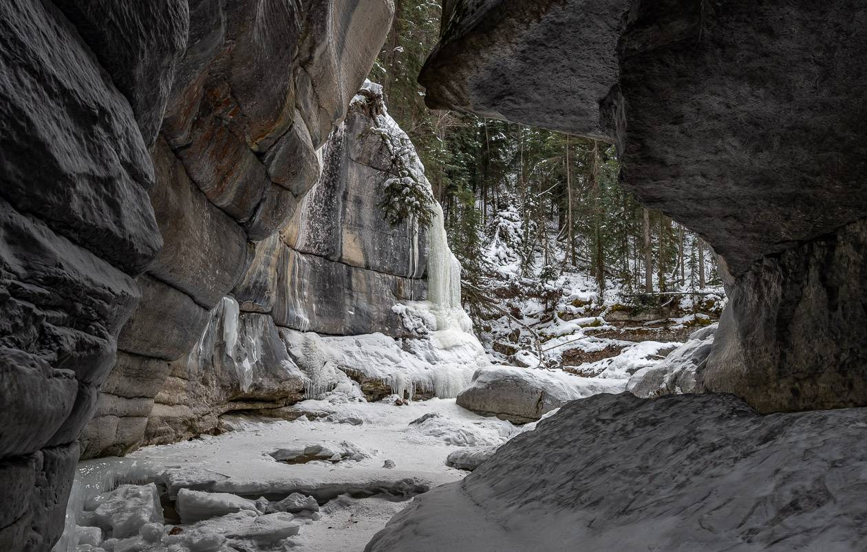 There is so much drama in Maligne Canyon