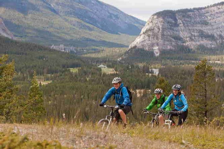 Mountain biking the Tunnel Mountain trails - Photo credit: Banff Lake Louise Tourism