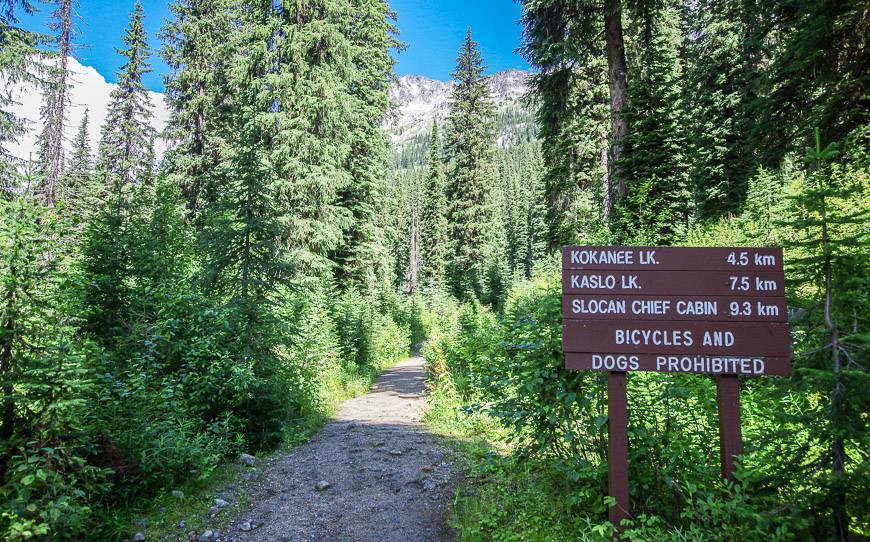 Signage at the start of the hike to Kokanee Glacier Cabin