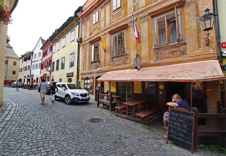 I love the cafe scene and the incredibly decorated buildings