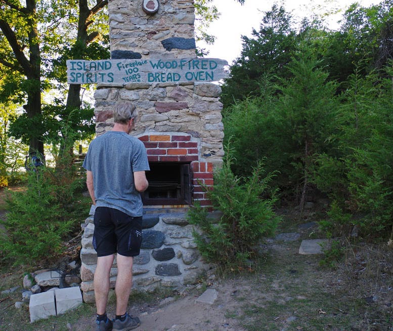 There's a pizza oven for those so inclined