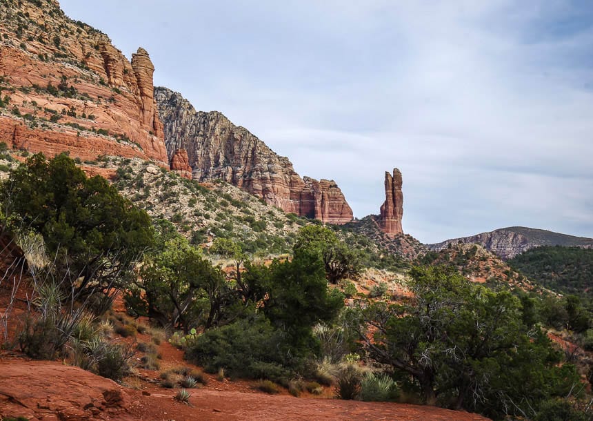 The trail around the Courthouse Butte has very little elevation gain