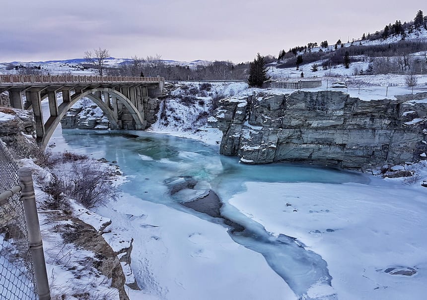 It's just as pretty around Lundbreck Falls in the winterr