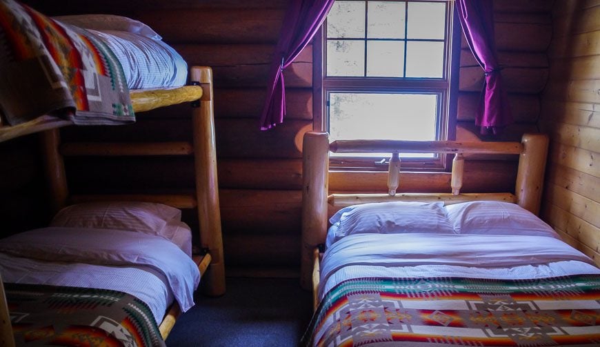 Great combination of beds in the rooms – and nicely decorated in a western theme