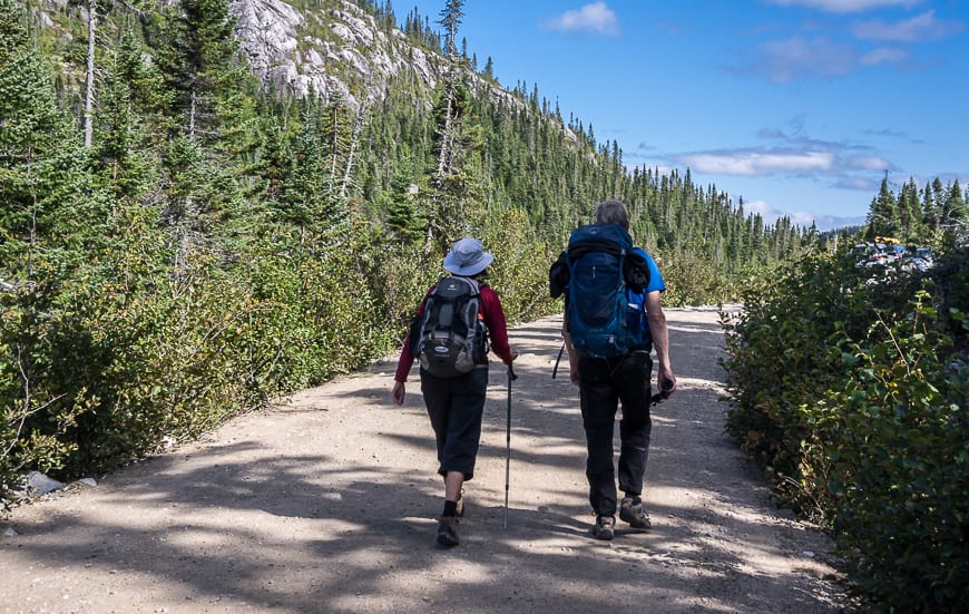 Easy hiking on a dirt road to Squirrel Hut