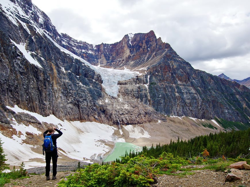 The hike to Mt Edith Cavell