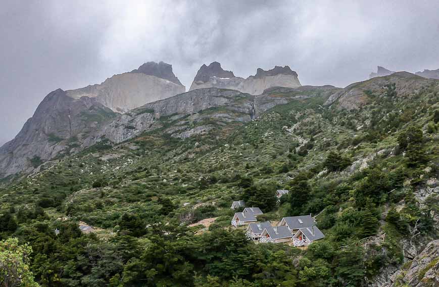 Los Cuernos Campground enjoys a beautiful location