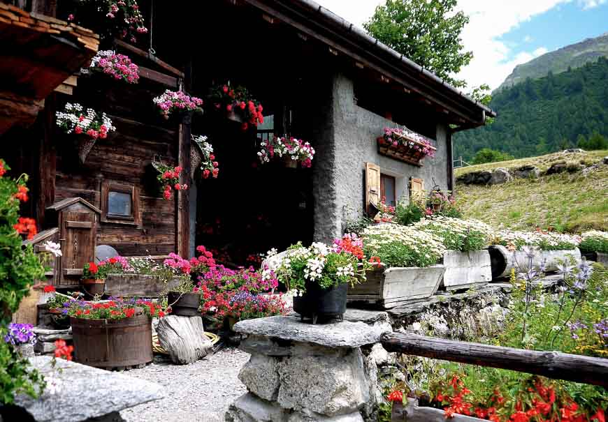 Passing another beautifully decked out chalet on the way to Argentiere on the Tour du Mont Blanc