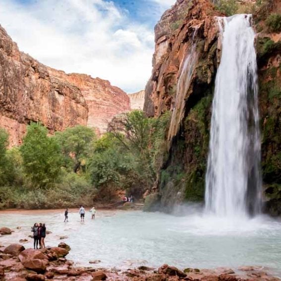 The hike to stunning Havasu Falls