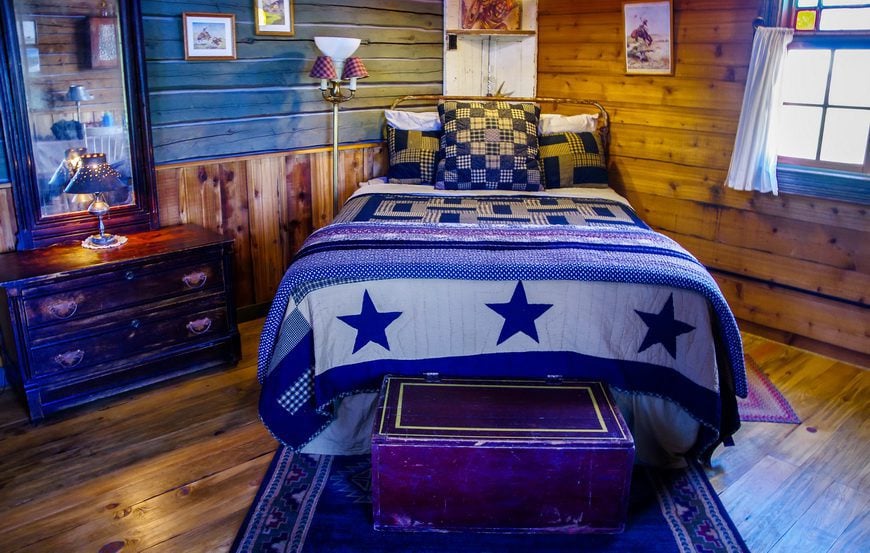 The cowboy cabin for less cramped quarters