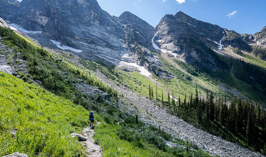 The descent from Gwillim Lakes