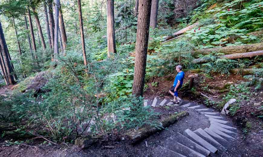 Steep trail down to Halfway Hot Springs