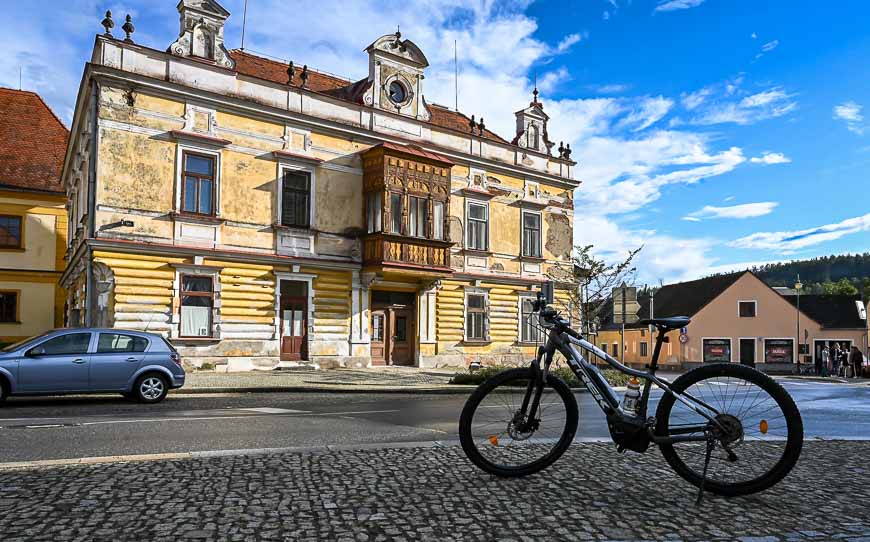 A bike stop in the pretty town of Vlachovo Brezi