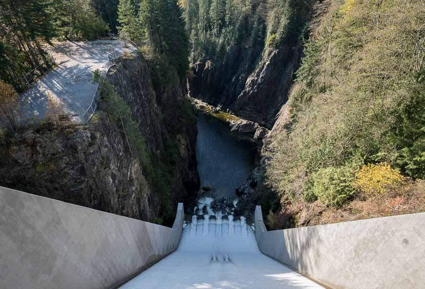 The Cleveland Dam is 91 metres high