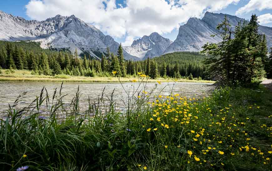 One of the easy Kananaskis hikes takes you to beautiful Elbow Lake