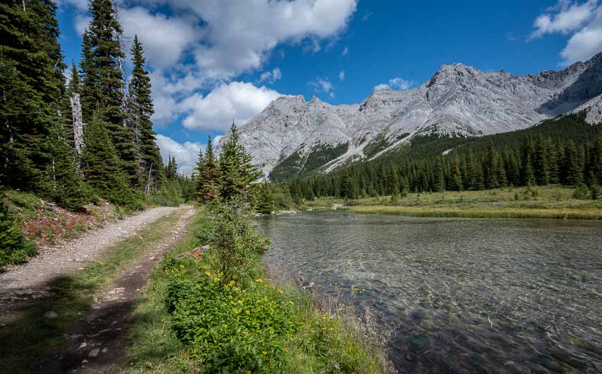 The hike to Elbow Lake