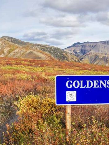 The start of the Goldensides hike in Tombstone Territorial Park