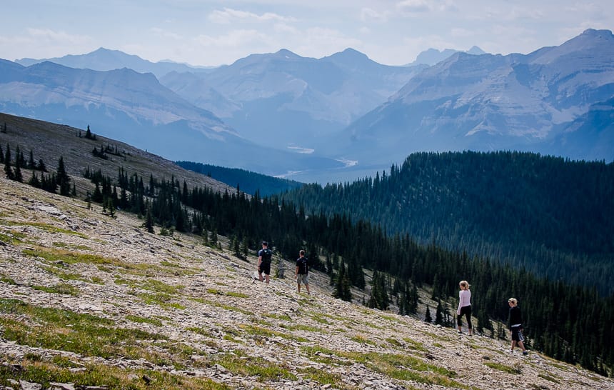 Beautiful mountain scenery on the Forgetmenot Ridge hike