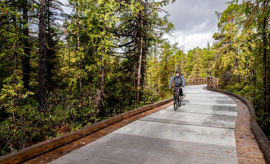 Lovely biking on well-designed boardwalks over sensitive bogs