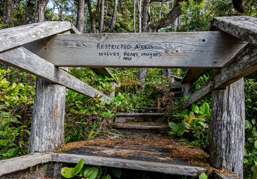 Signage showing a sense of humour along with a warning