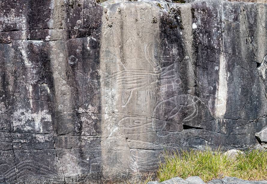 Close-up of the petroglyphs