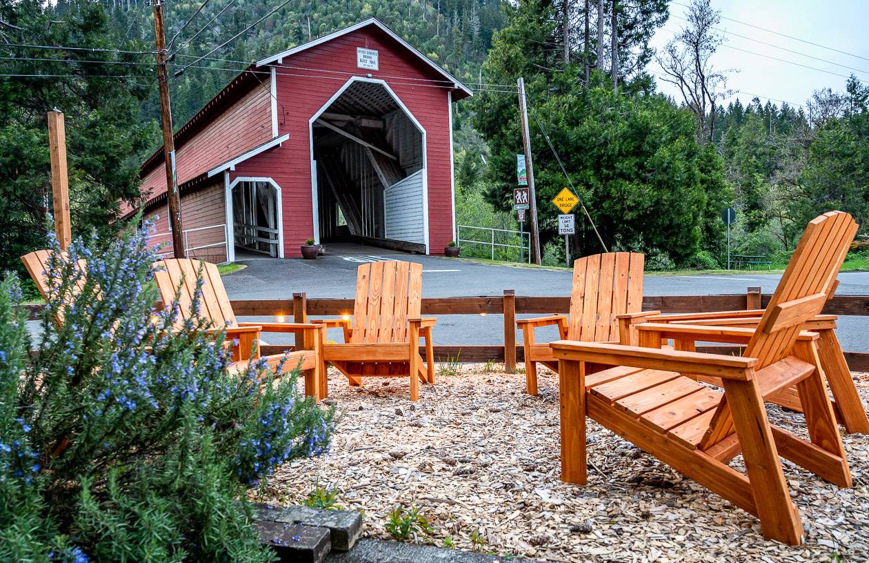 Grab a bite to eat or drink from the Market Market at Westfir Lodge and enjoy the covered bridge view