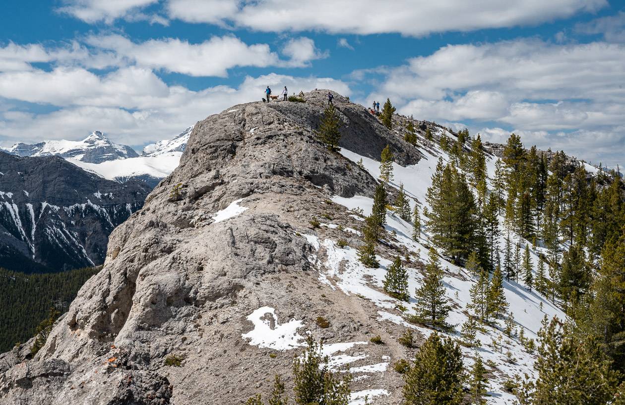 Looking back to the descent of this section of the ridge