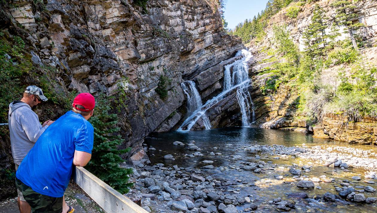 Cameron Falls is very accessible so it's a popular place