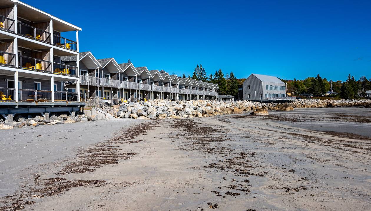 The Quarterdeck Resort offers lots of beach front accommodation