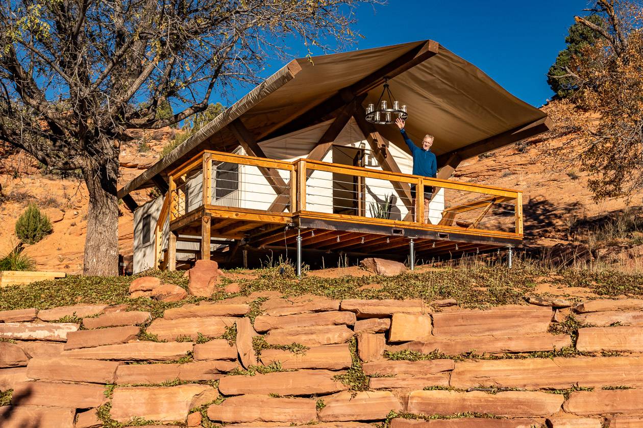 You can also rent cabins that overlook the lake at Cave Lakes Canyon Ranch