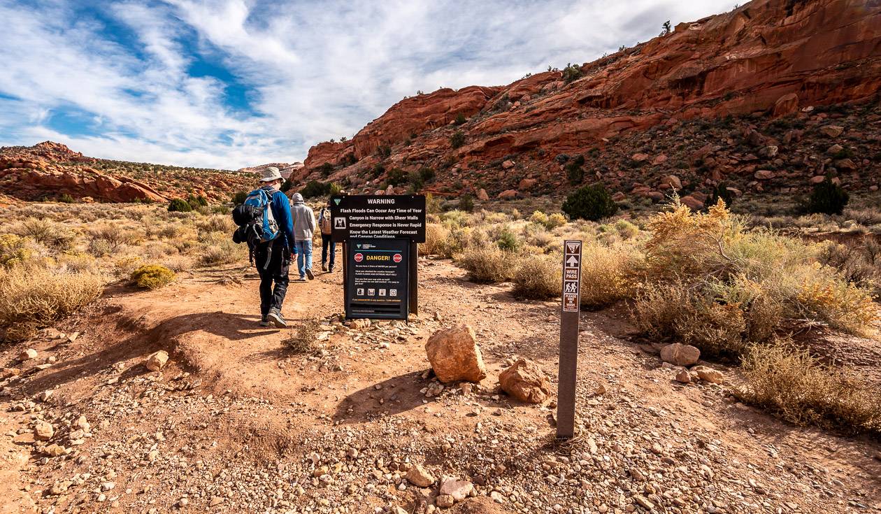 The start of the hike to Buckskin Gulch