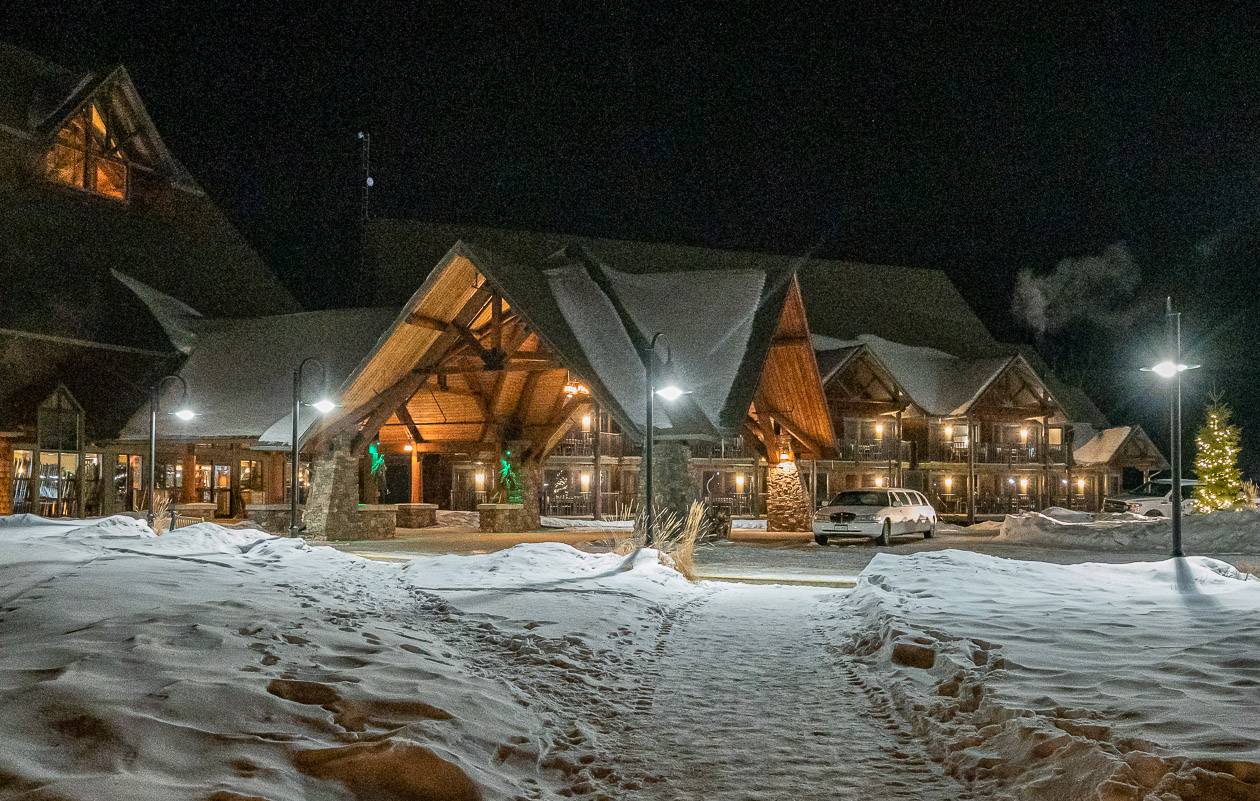 The entrance to Elk Ridge Resort just outside of Prince Albert National Park