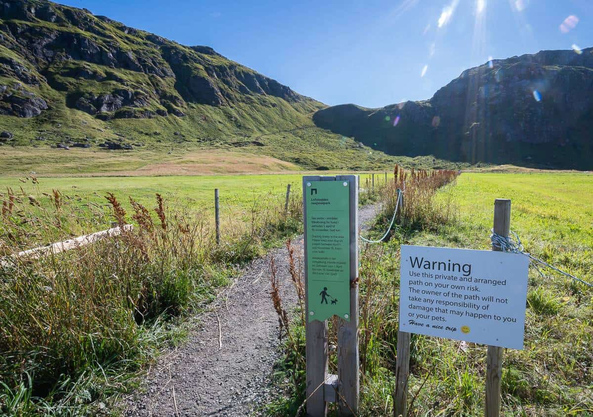 Lots of signage in English at the start of the trail 