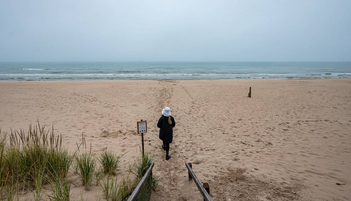 Do a loop hike and walk back to the parking lot from Old Baldy via the beach