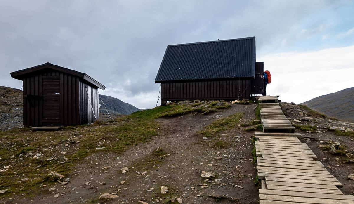There is a warming hut with a wood burning stove at the top of Tjäktja Pass