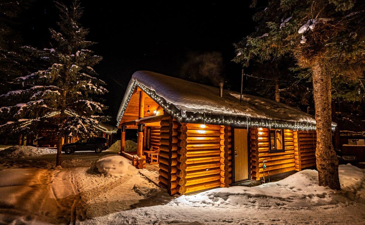 Enjoy starry nights at Castle Mountain Chalets in winter
